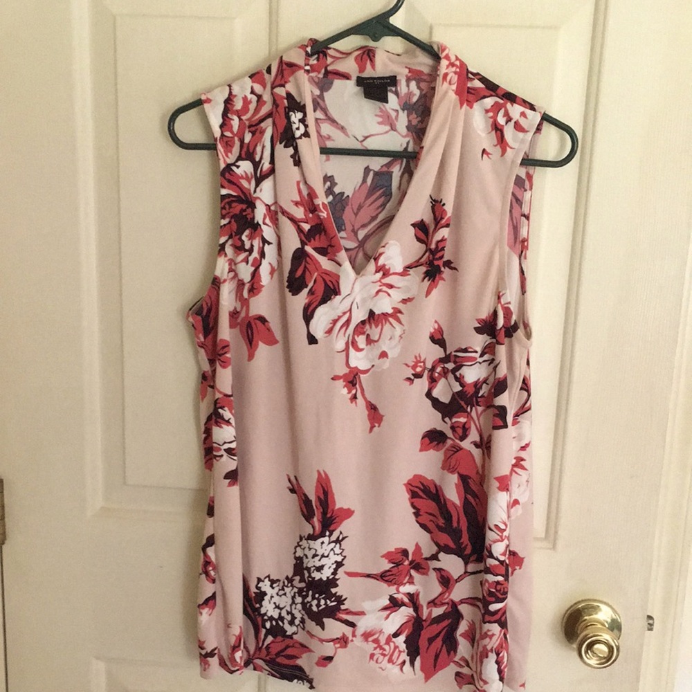 Ladies sleeveless top